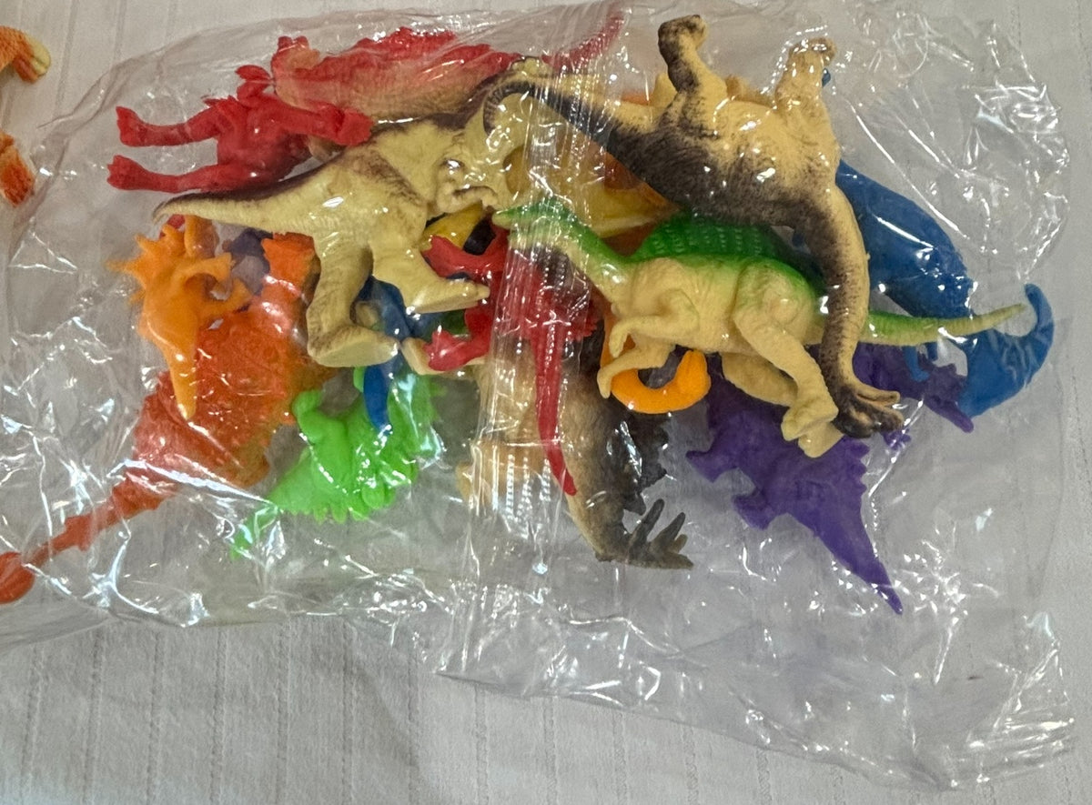 Dinosaur Play Set with Dino-Head Carrying Case